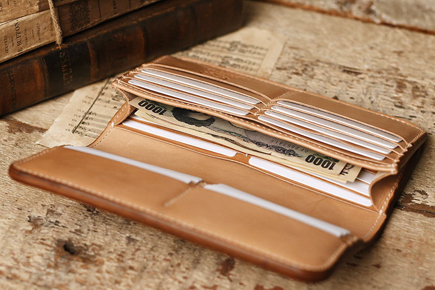 ヌメ革極厚ロングウォレットをさらにカスタム！小銭入れをなくして