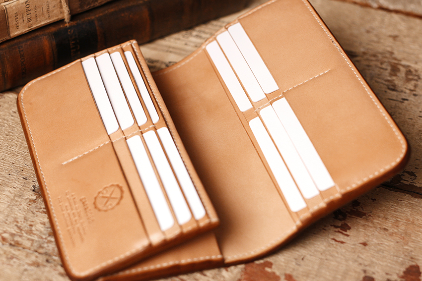 ヌメ革極厚ロングウォレットをさらにカスタム！小銭入れをなくして